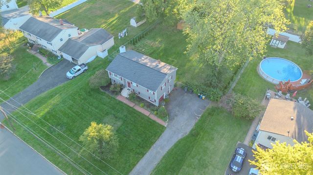 9 Oak Branch Road, East Windsor, NJ 08512