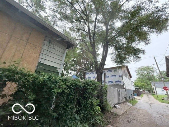 835 N Beville, Indianapolis, IN 46201