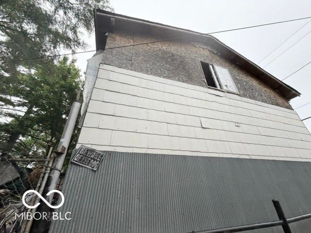 835 N Beville, Indianapolis, IN 46201