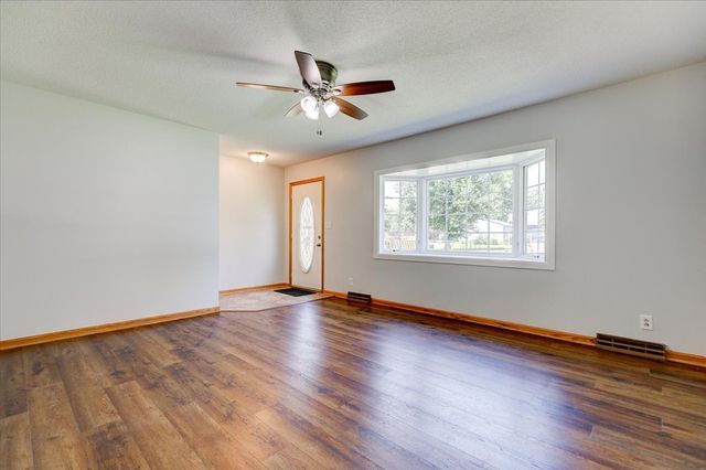 104 N Benton Street, Slater, IA 50244