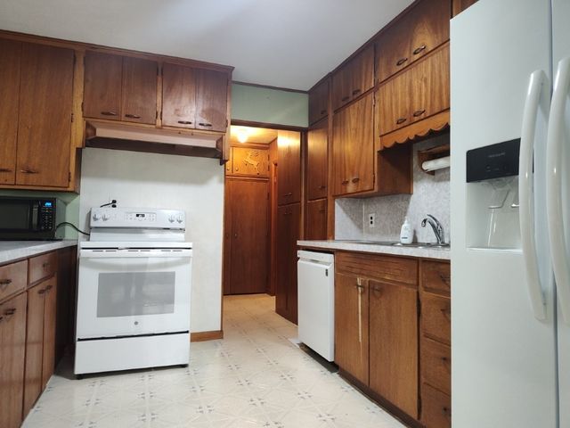 516 S Carl Street, Siloam Springs, AR 72761