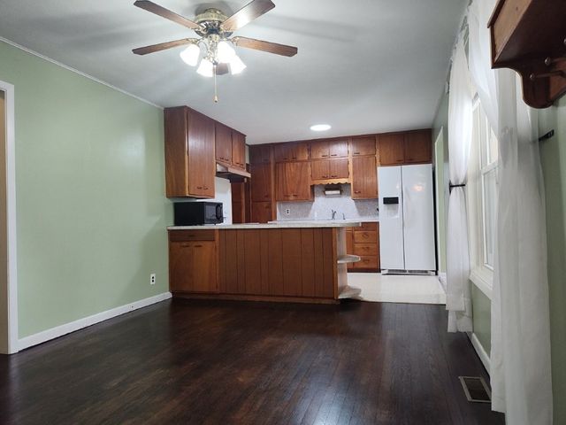 516 S Carl Street, Siloam Springs, AR 72761