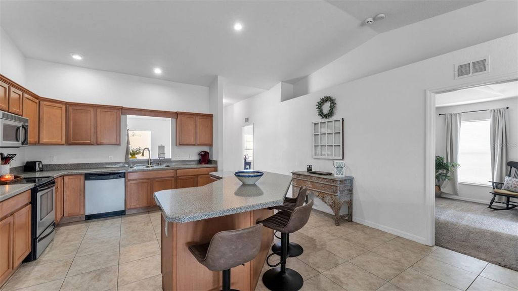 Image 11 of property listing at 6146 MISSION DRIVE, Lakeland, FL 33812