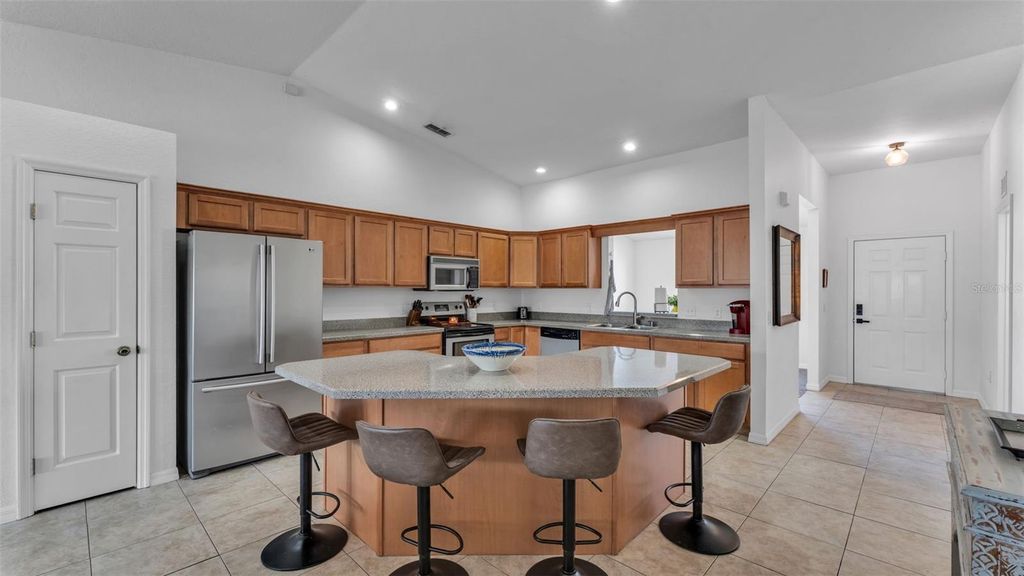 Image 13 of property listing at 6146 MISSION DRIVE, Lakeland, FL 33812