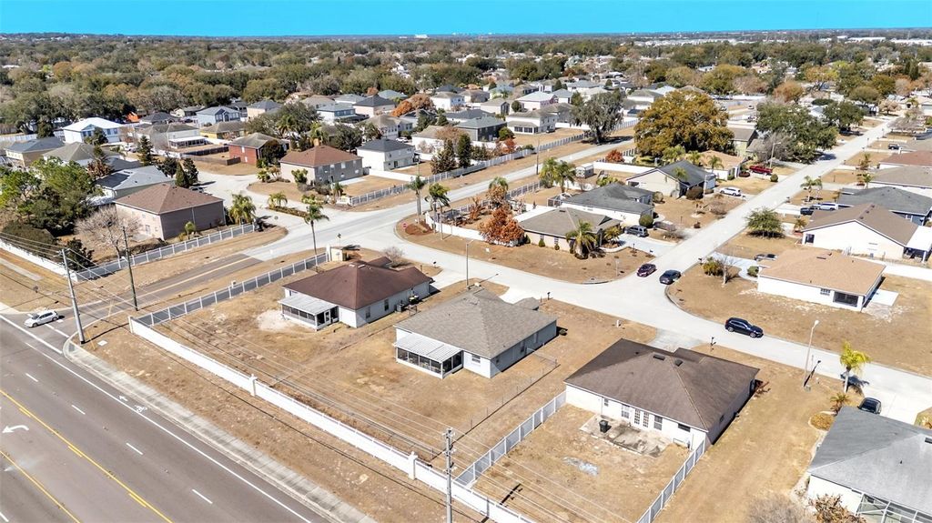 Image 40 of property listing at 6146 MISSION DRIVE, Lakeland, FL 33812