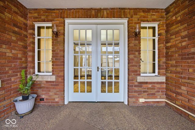 1625 S Riley Highway, Shelbyville, IN 46176