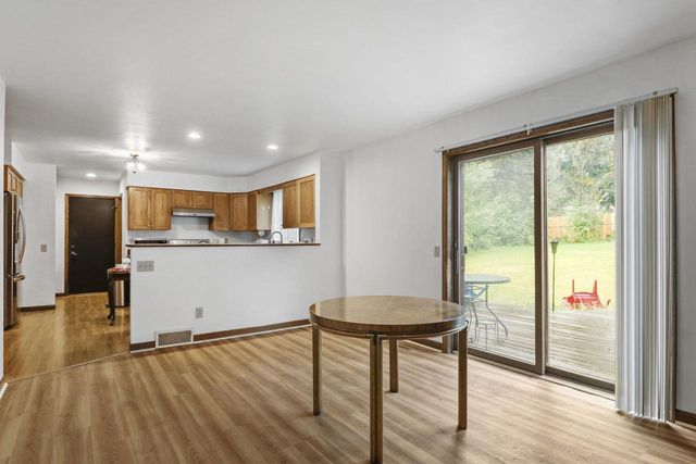 800 Clover Lane, Oregon, WI 53575