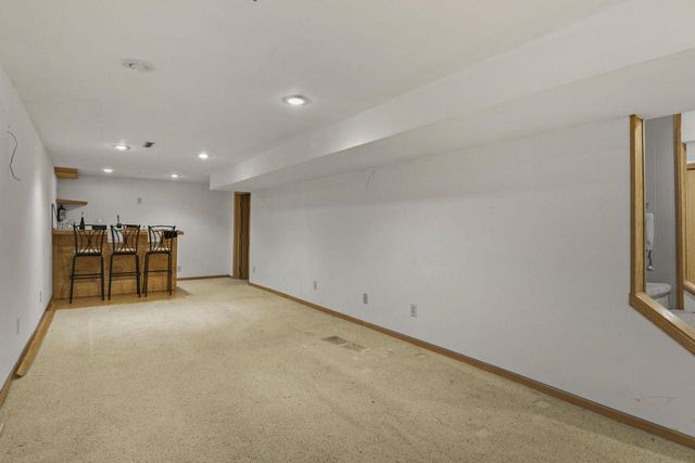 800 Clover Lane, Oregon, WI 53575