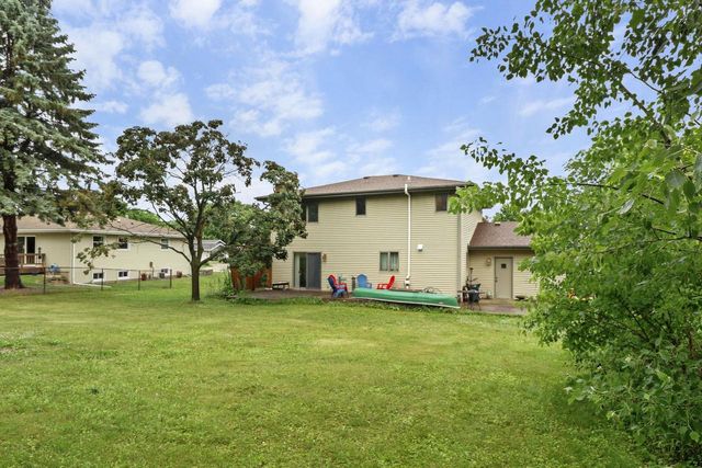 800 Clover Lane, Oregon, WI 53575