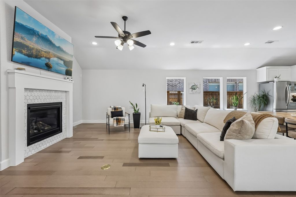 8513 Melrose, The Colony, TX 75056 — photo 2