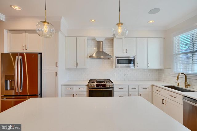 22 S CASTLE ST, Baltimore, MD 21231