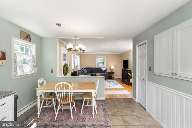 15 DECOU AVE, Ewing, NJ 08628