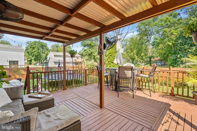 15 DECOU AVE, Ewing, NJ 08628