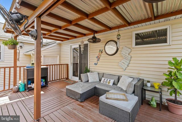 15 DECOU AVE, Ewing, NJ 08628