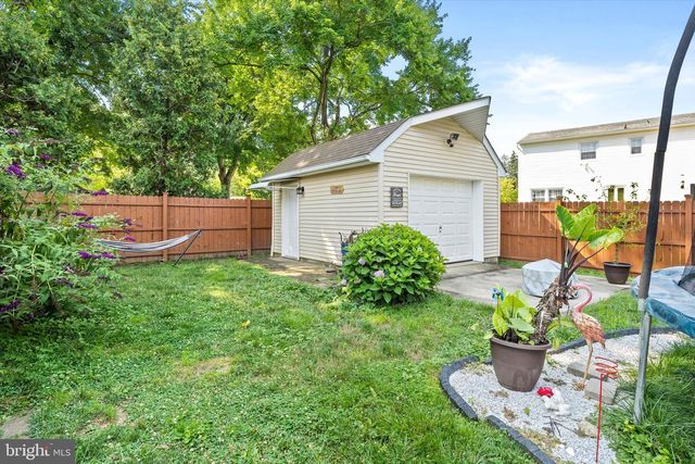 15 DECOU AVE, Ewing, NJ 08628