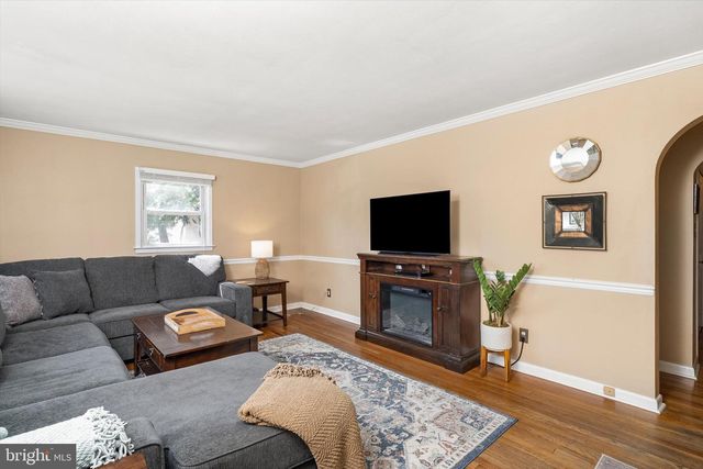 15 DECOU AVE, Ewing, NJ 08628