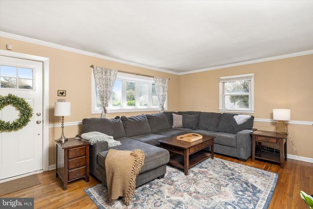 15 DECOU AVE, Ewing, NJ 08628