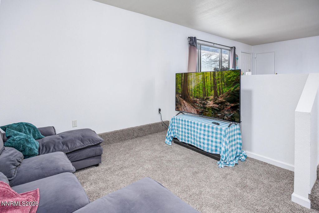 Image 6 of property listing at 521 Whitaker Lane, Fallon, NV 89406