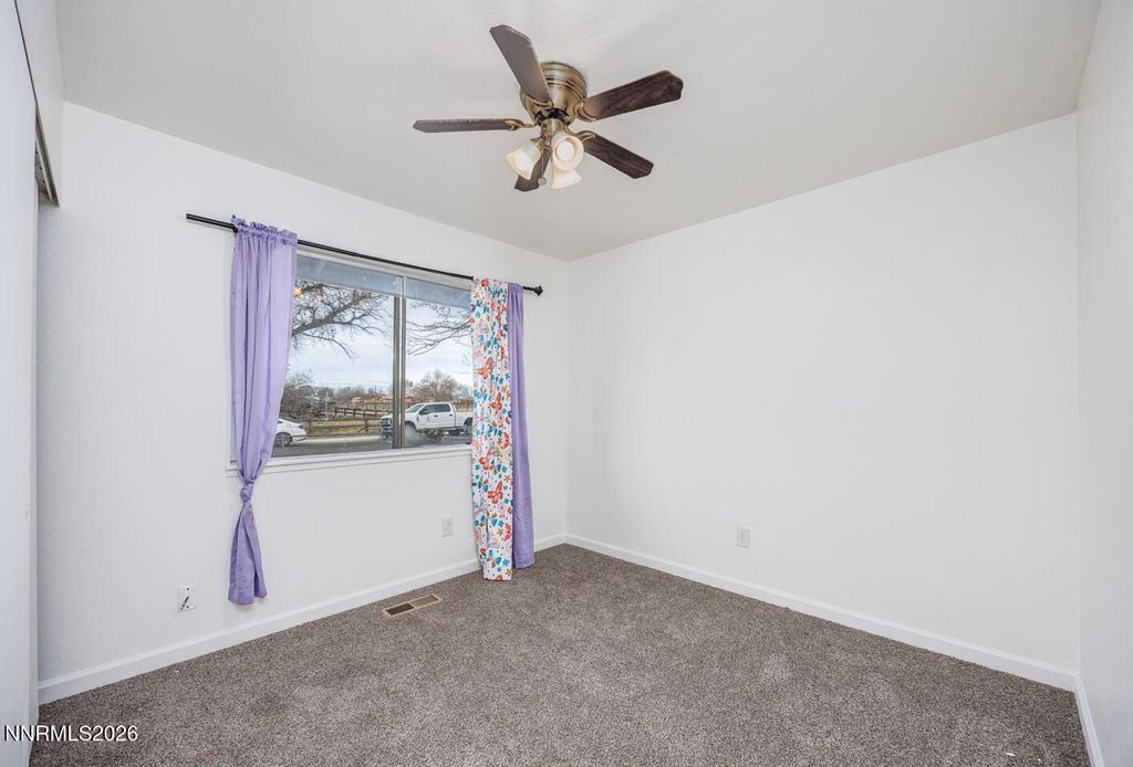 Image 9 of property listing at 521 Whitaker Lane, Fallon, NV 89406