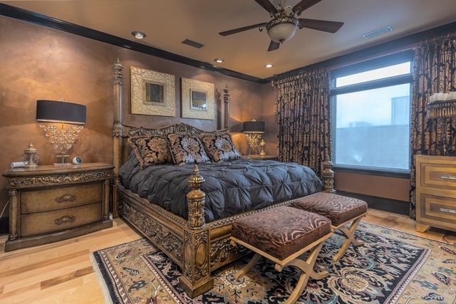 573 S FRONT ST, Memphis, TN 38103