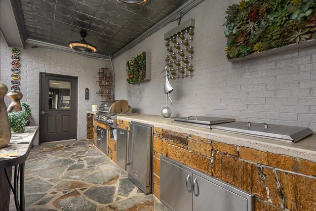 573 S FRONT ST, Memphis, TN 38103