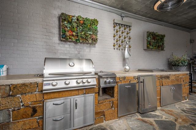 573 S FRONT ST, Memphis, TN 38103