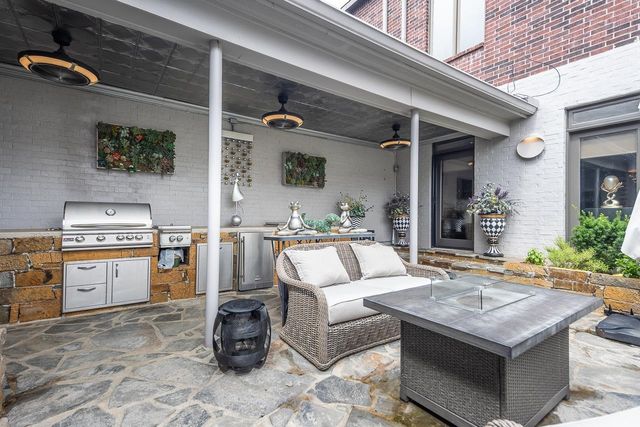 573 S FRONT ST, Memphis, TN 38103