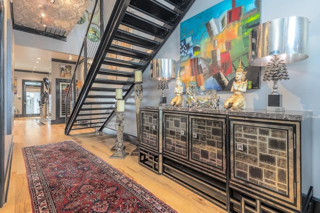 573 S FRONT ST, Memphis, TN 38103