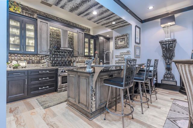 573 S FRONT ST, Memphis, TN 38103