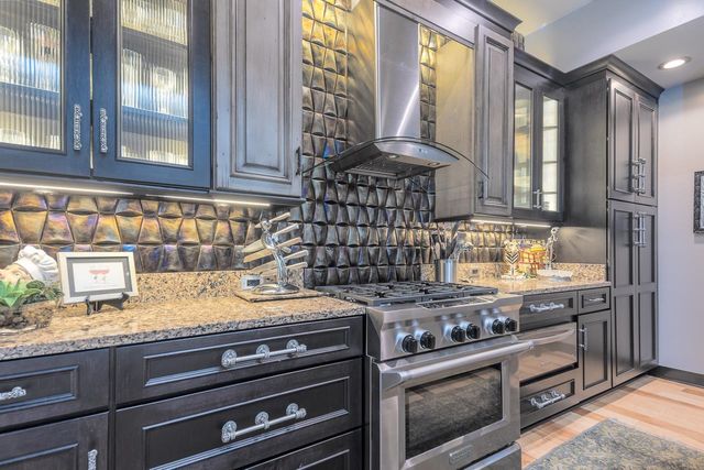 573 S FRONT ST, Memphis, TN 38103