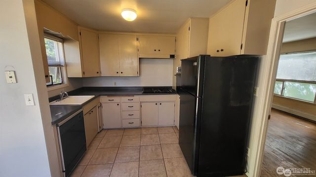 14934 5th Avenue NE, Shoreline, WA 98155