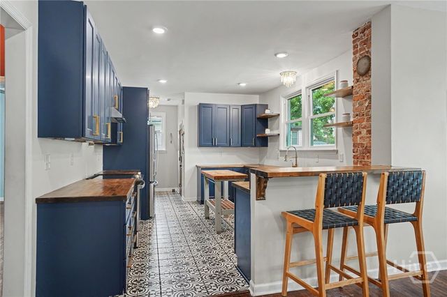 1129 E Duffy Street, Savannah, GA 31404