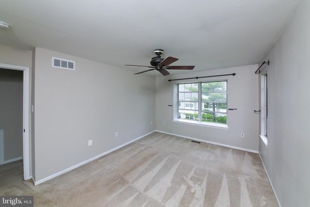 1109 MEWS DR #1109, Sellersville, PA 18960