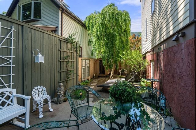 70 Victoria Street 70, Somerville, MA 02144