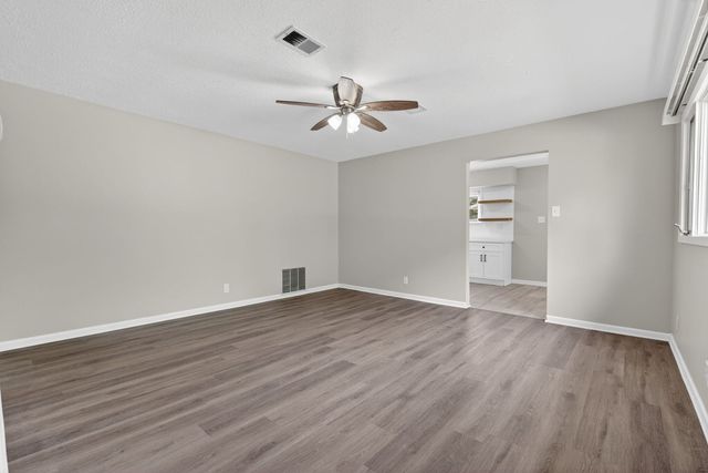 2559 Garden Court, Joliet, IL 60435