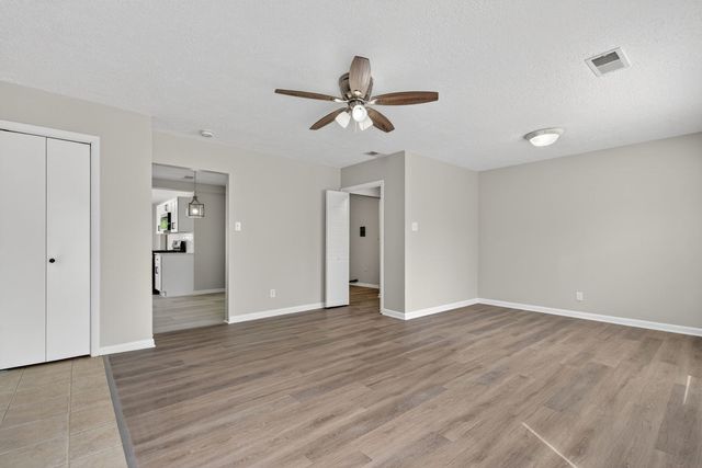 2559 Garden Court, Joliet, IL 60435