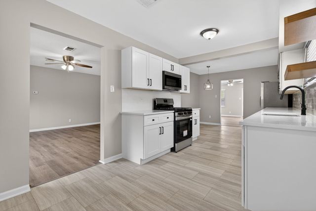 2559 Garden Court, Joliet, IL 60435