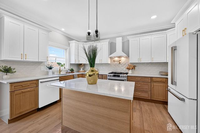 49 Victory Place, East Brunswick, NJ 08816
