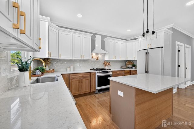 49 Victory Place, East Brunswick, NJ 08816