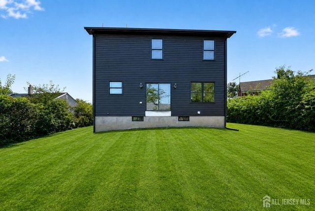 49 Victory Place, East Brunswick, NJ 08816