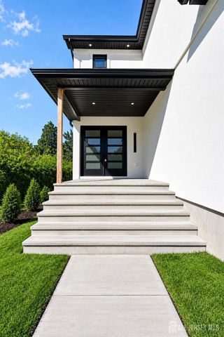 49 Victory Place, East Brunswick, NJ 08816