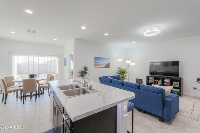 1133 W Paradise Way, Casa Grande, AZ 85122