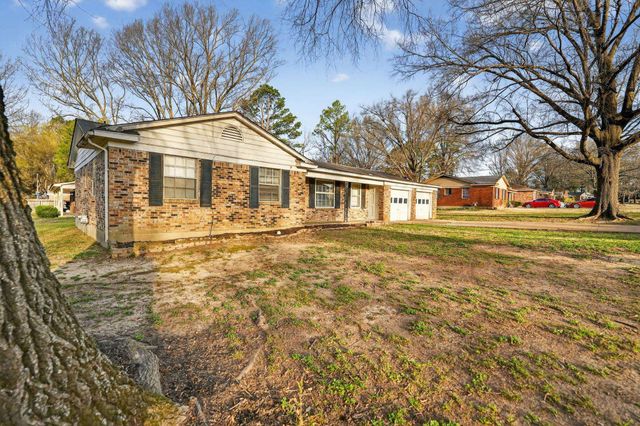 3697 LAKEHURST DR, Memphis, TN 38128