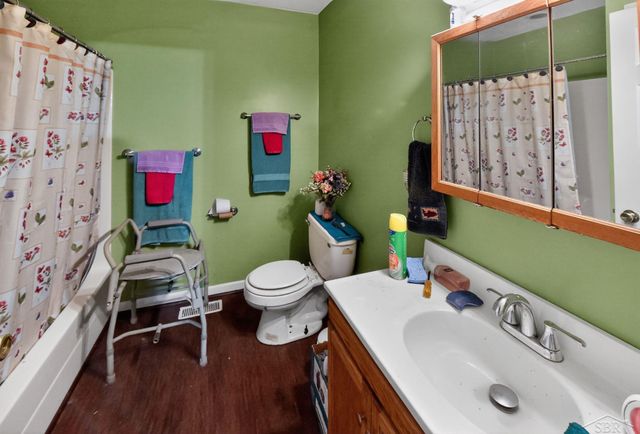 46664 County Road 374 Highway, Waverly Twp, MI 49079