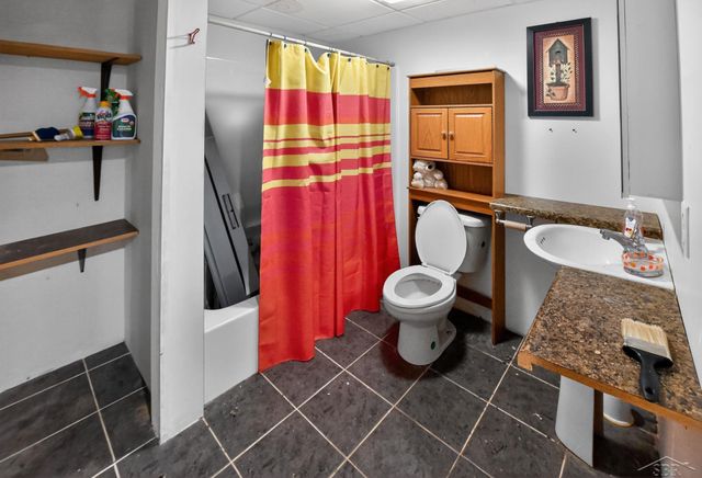 46664 County Road 374 Highway, Waverly Twp, MI 49079