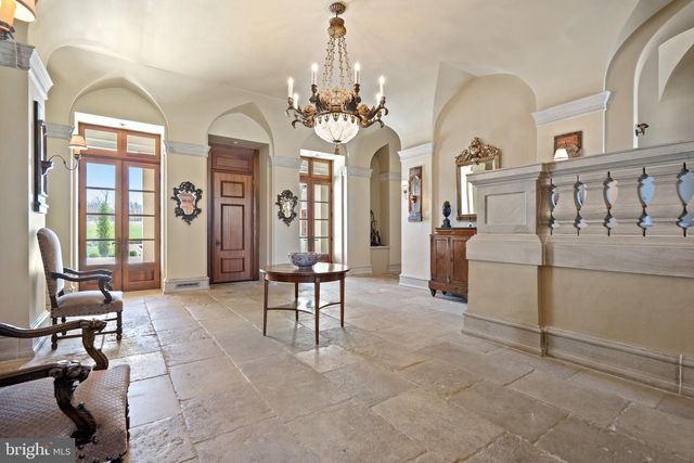 2547 HALFWAY RD, The Plains, VA 20198
