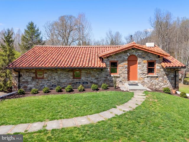 2547 HALFWAY RD, The Plains, VA 20198