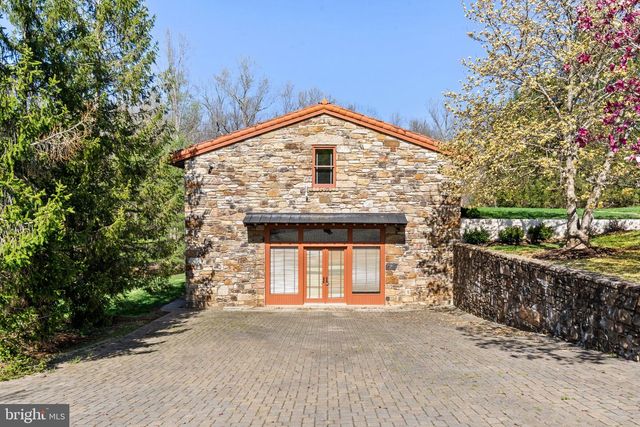 2547 HALFWAY RD, The Plains, VA 20198