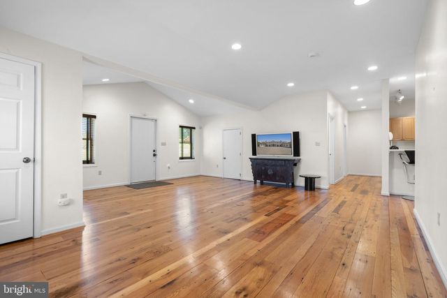 2547 HALFWAY RD, The Plains, VA 20198
