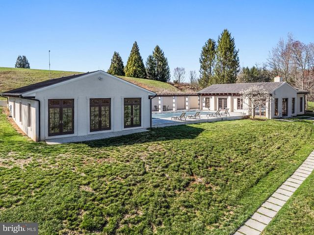 2547 HALFWAY RD, The Plains, VA 20198